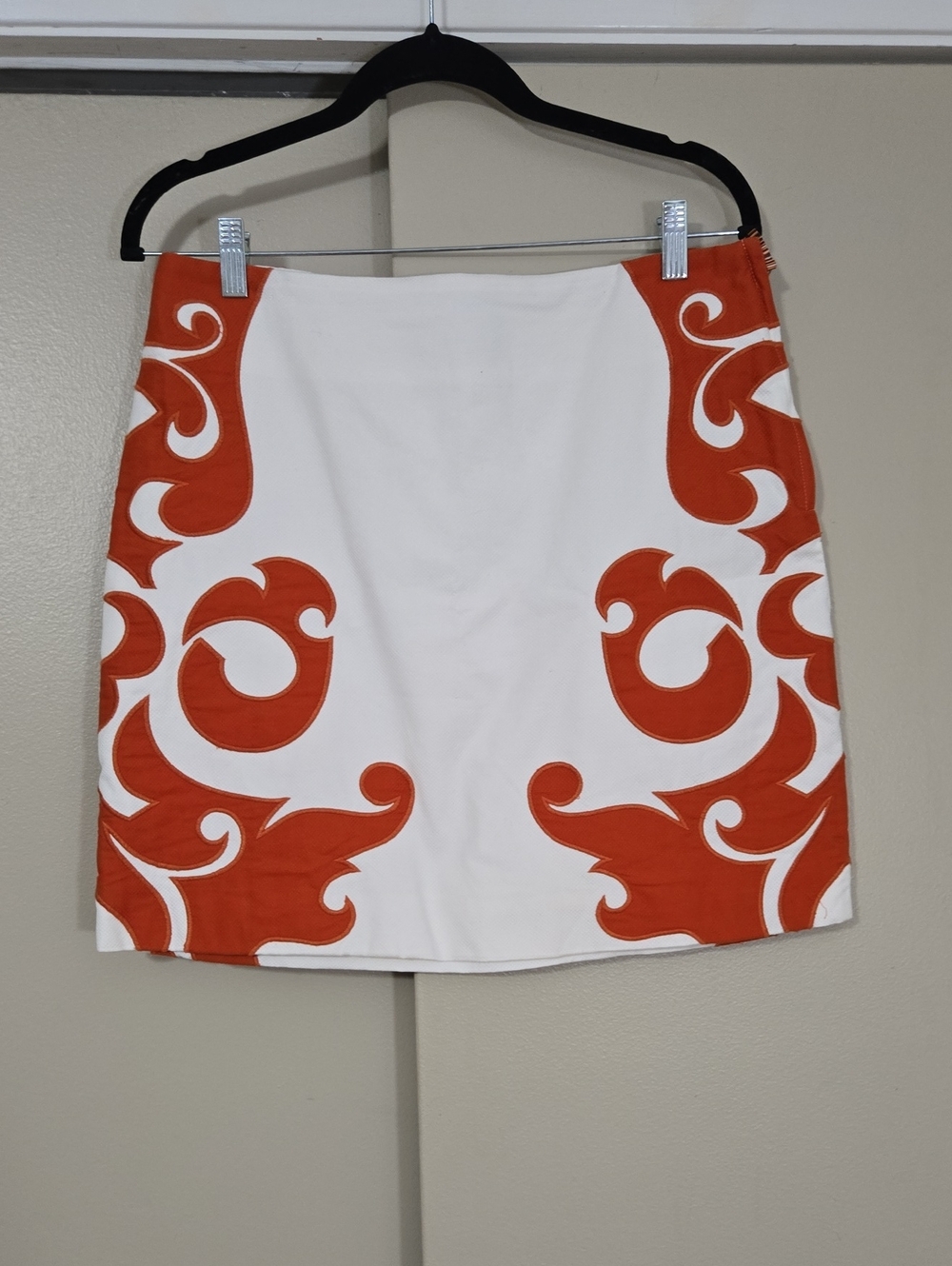 Vanessa Virginia Anthropologie White Mini Skirt with Orange Scroll Print Size 12